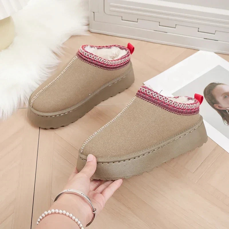 Stijlvolle Dames Slippers van Wol met Warme Platform