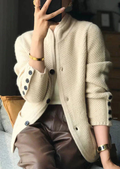 Cardigan met statement kraag en klassieke knoopsluiting